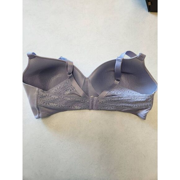 B. Tempt'd Wacoal Future Foundation Wire Free T-Shirt Bra with Lace 40DD - Picture 2 of 3